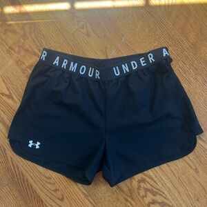 UNDER ARMOUR athletic shorts